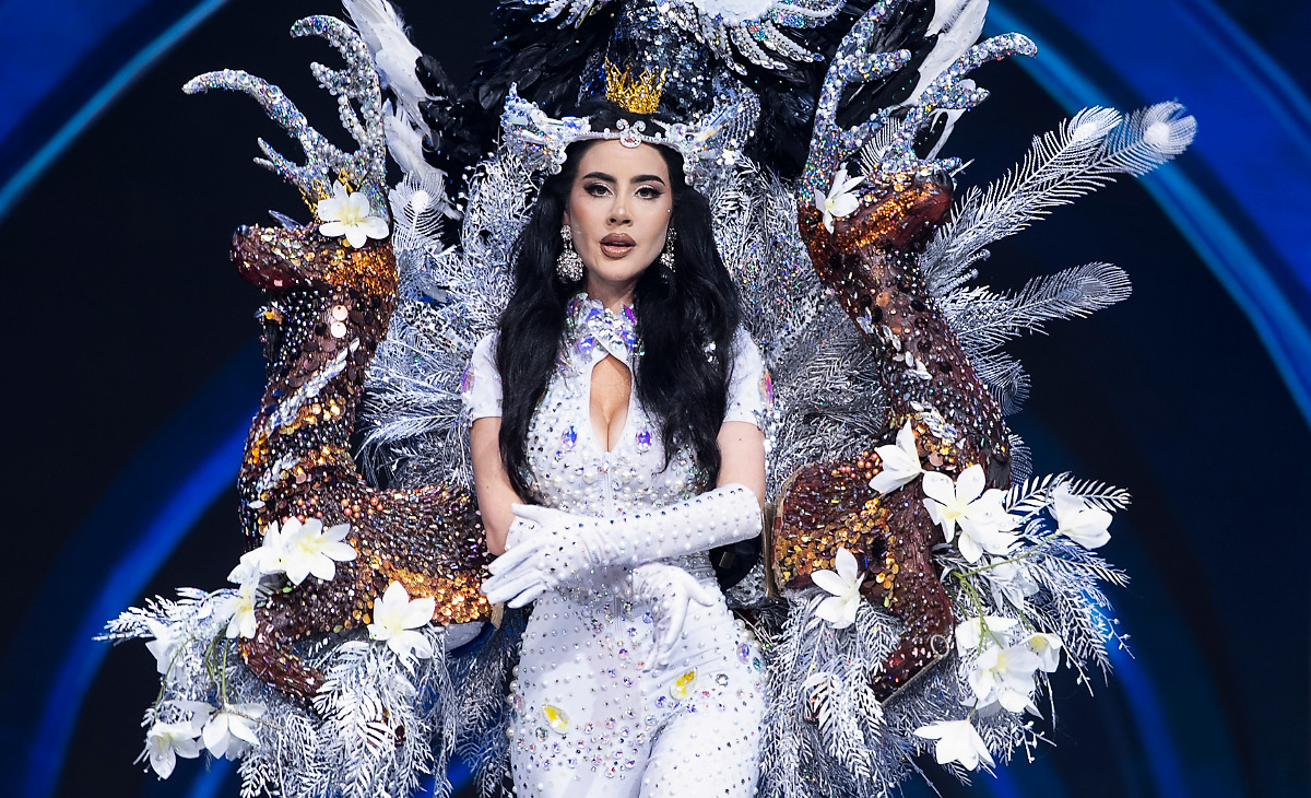 Ignacia Michelson deslumbra en Miss Grand con traje típico inspirado en el escudo nacional