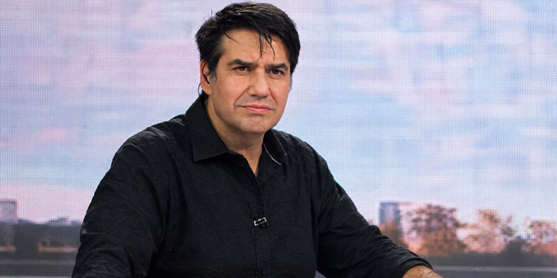 Jaime Coloma no se guarda nada y arremete contra panelista de «Alfombra Roja» por ningunear a María José Quintanilla