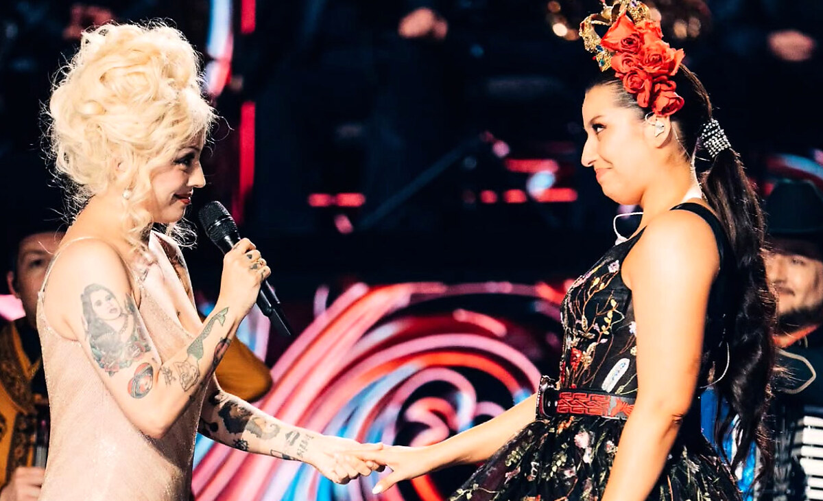 Mon Laferte sorprende en el show de María José Quintanilla y juntas reviven su época en Rojo