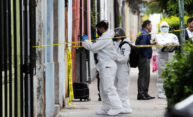 Misterio en Independencia: adolescente de 16 años es hallada sin vida en un cité de San Luis